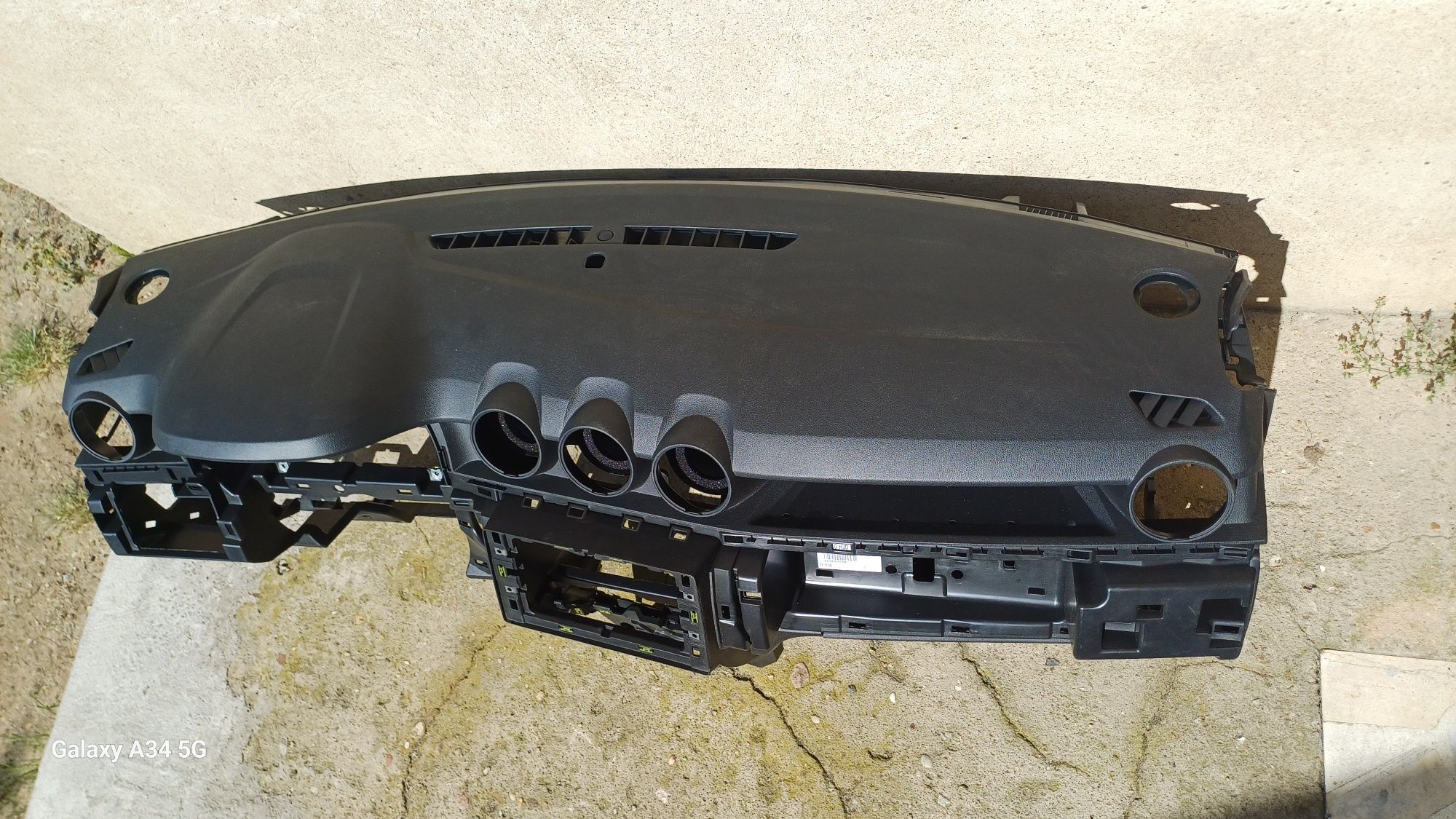 Deska rozdzielcza konsola dacia duster ll