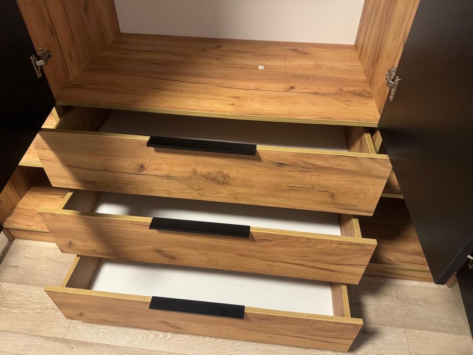 Szafa uchylna Sorento