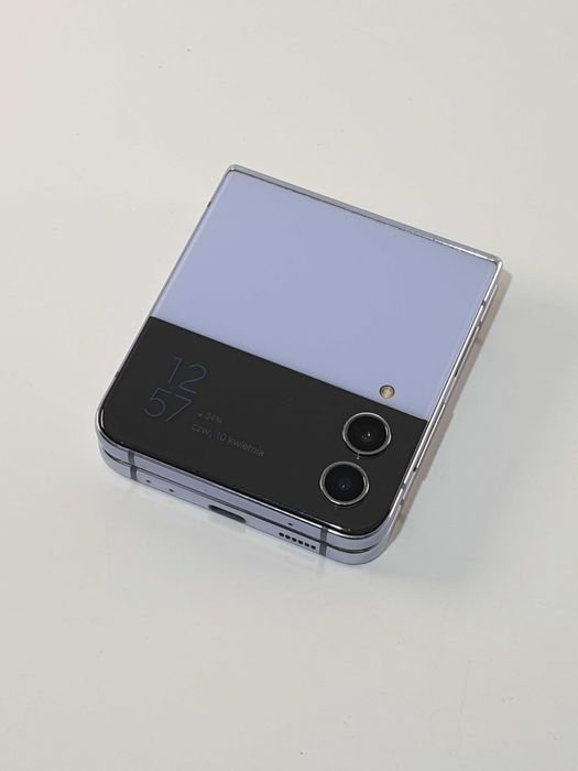 Samsung Galaxy Z Flip 4 | 8/128GB |  F721 | pudełko | 353e iGen