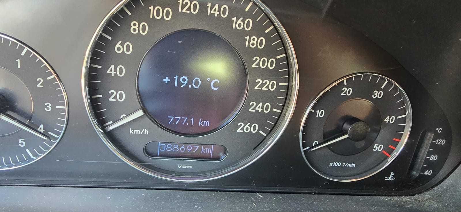 Mercedes E-klasa 211 CDI klima