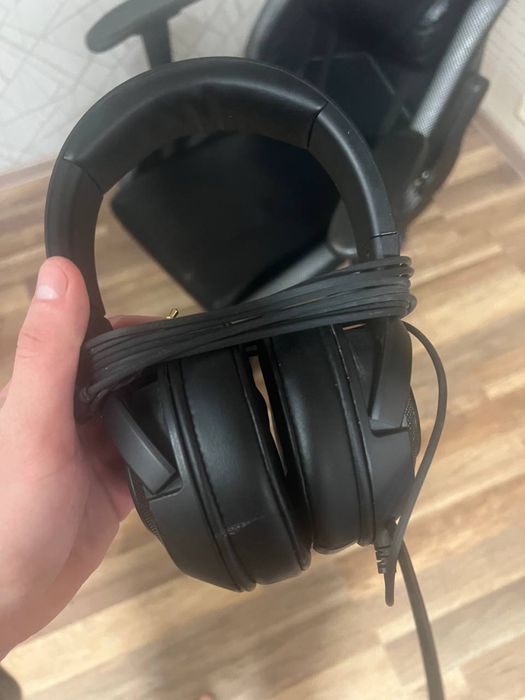 Ігрова клавіатура, мишка, навушники