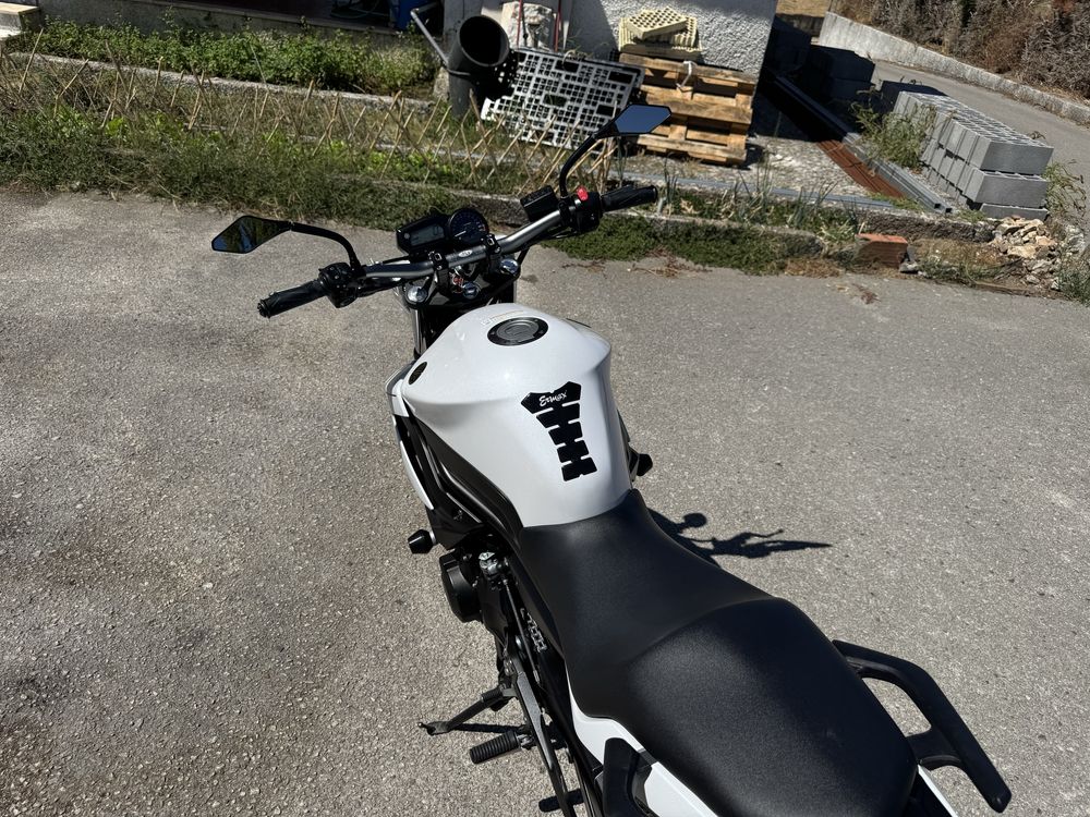 Yamaha xj6 2013 com 28.000km