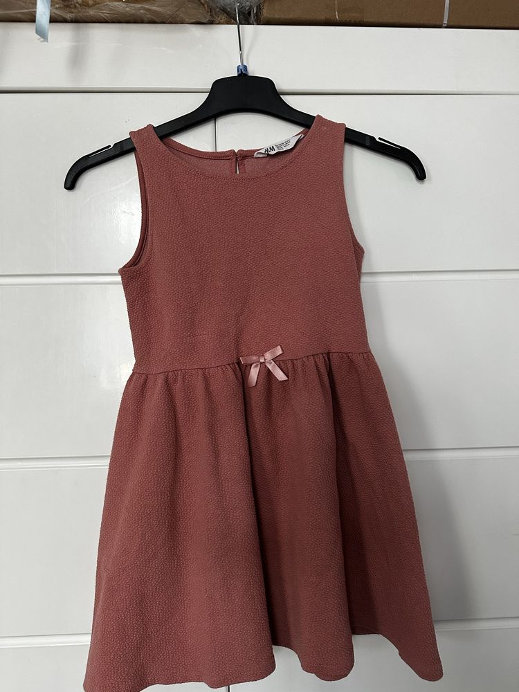 Elegancka sukienka pudrowy Brudny róż rozmiar 122-128 H&M