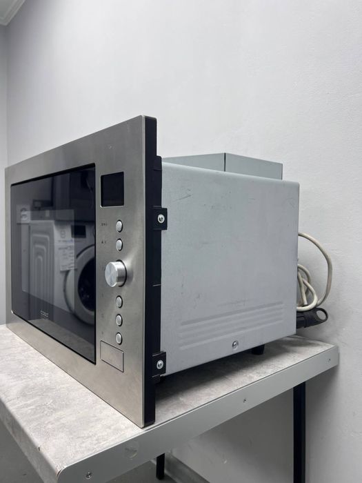 Мікрохвильова піч вмонтована Caso EMCG32