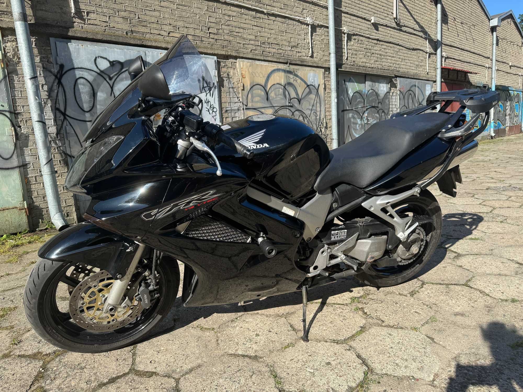 Honda VFR 800 Vtec, kufry