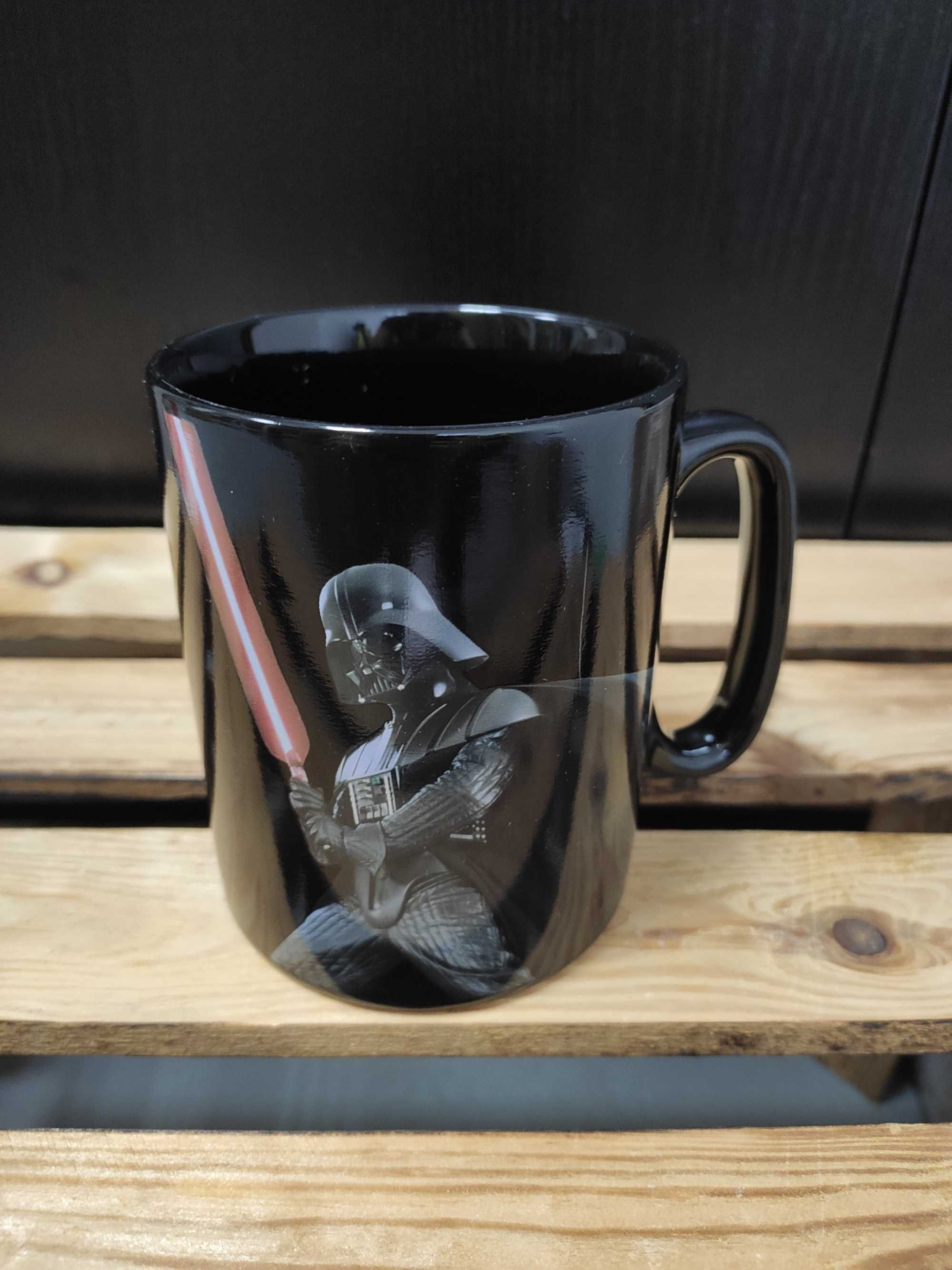 Kubek STAR WARS 460 ml DARTH VADER Termoaktywny Zarysowany NOWY