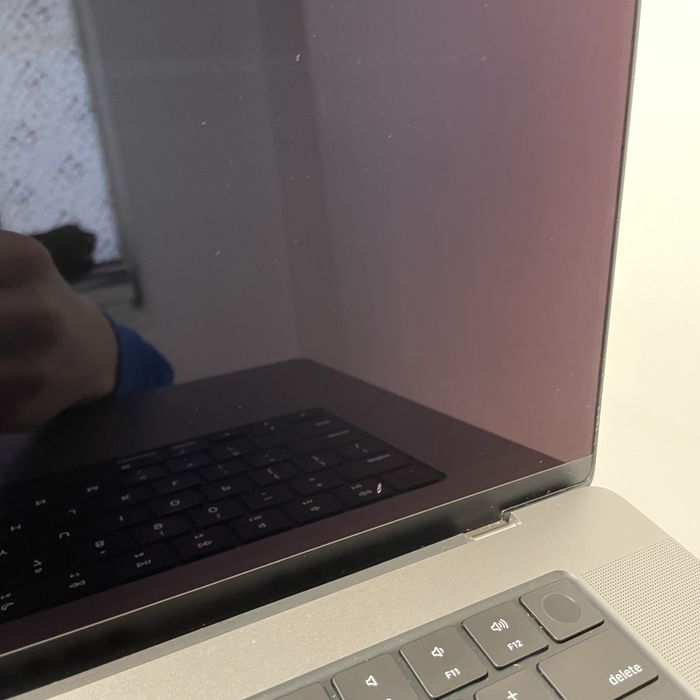Екран на MacBook Pro 16 2021