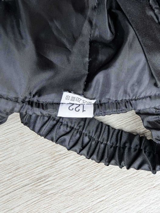 Ocieplone spodnie z szelkami na sanki/narty R.122