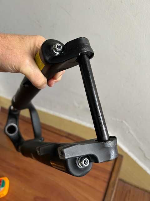 Vendo Suspensão de mola SR SUNTOUR XCM34 29" DE BTT