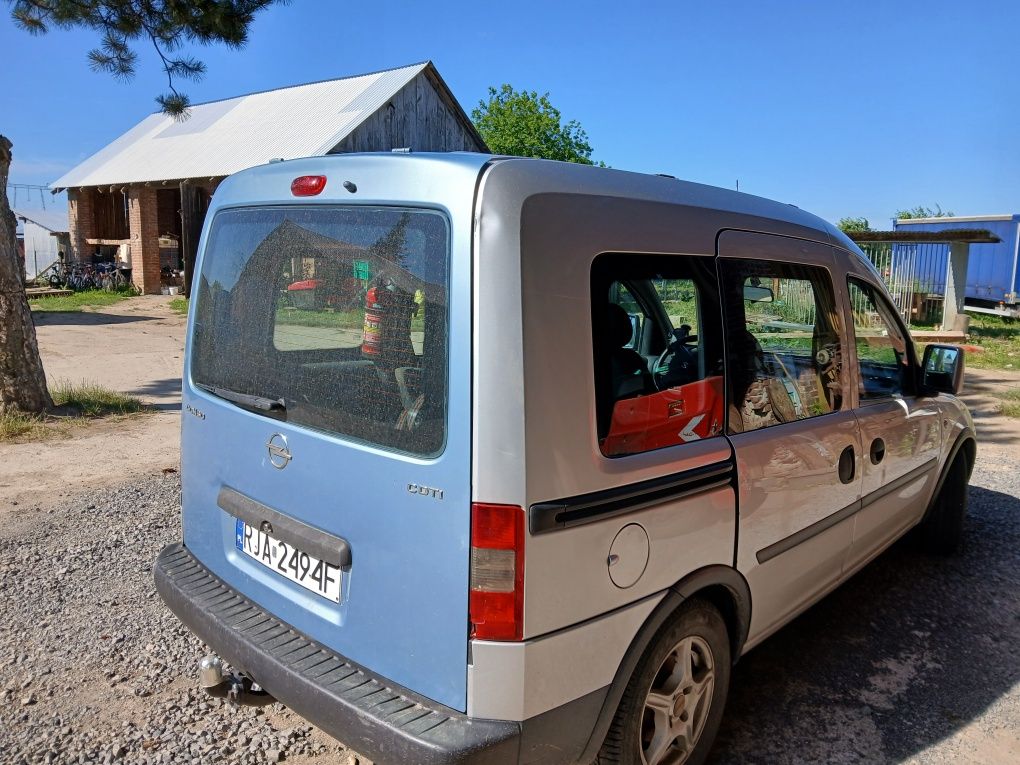 Opel combo c  na gazie technicznie sprawny