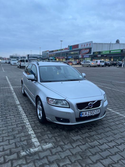 Авто Вольво в50.