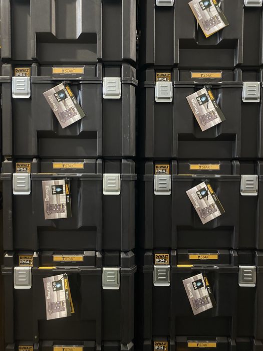 Ящикі Dewalt нові оригінальні девальт є в наявності.Наложним відправка