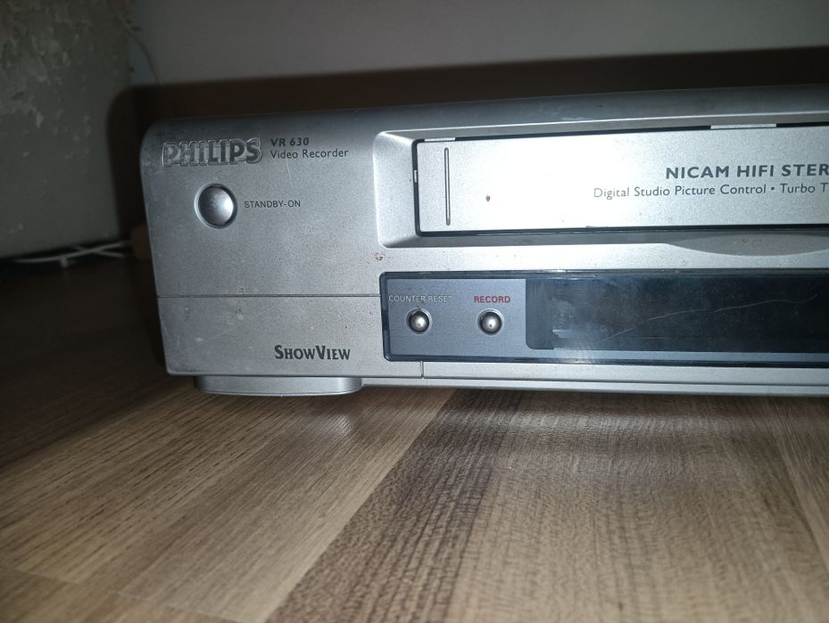 Magnetowid Phillips VR630