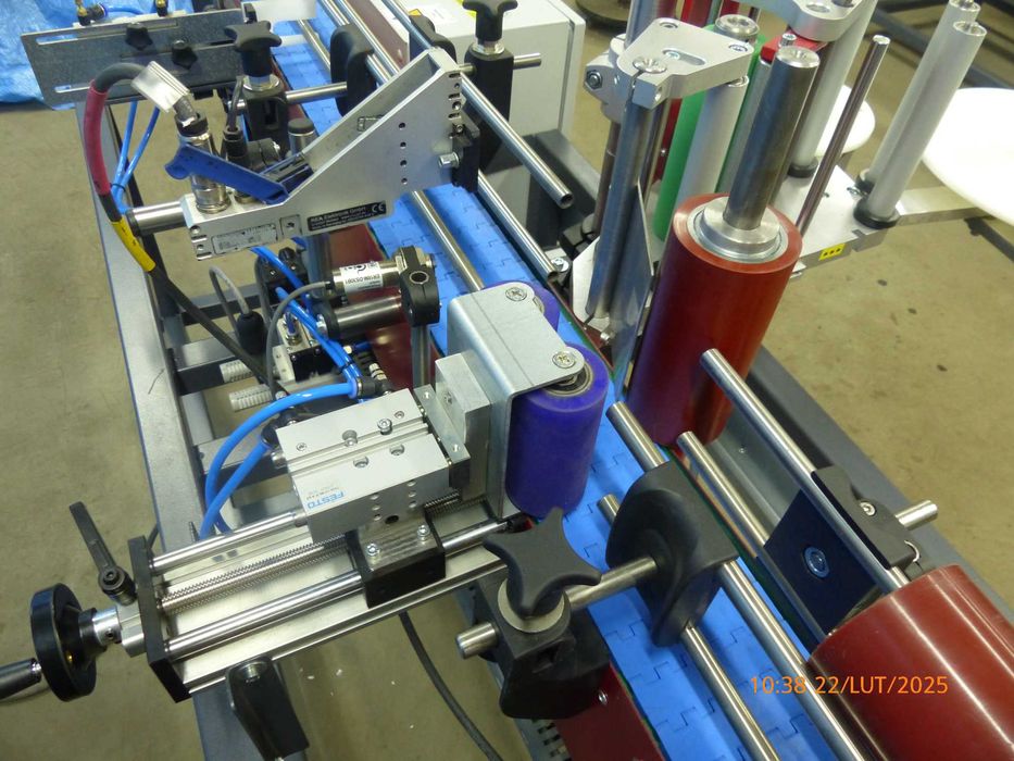 Etykieciarka etykiet samoprzylepnych