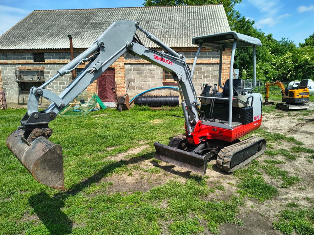 Minikoparka takeuchi TB 016