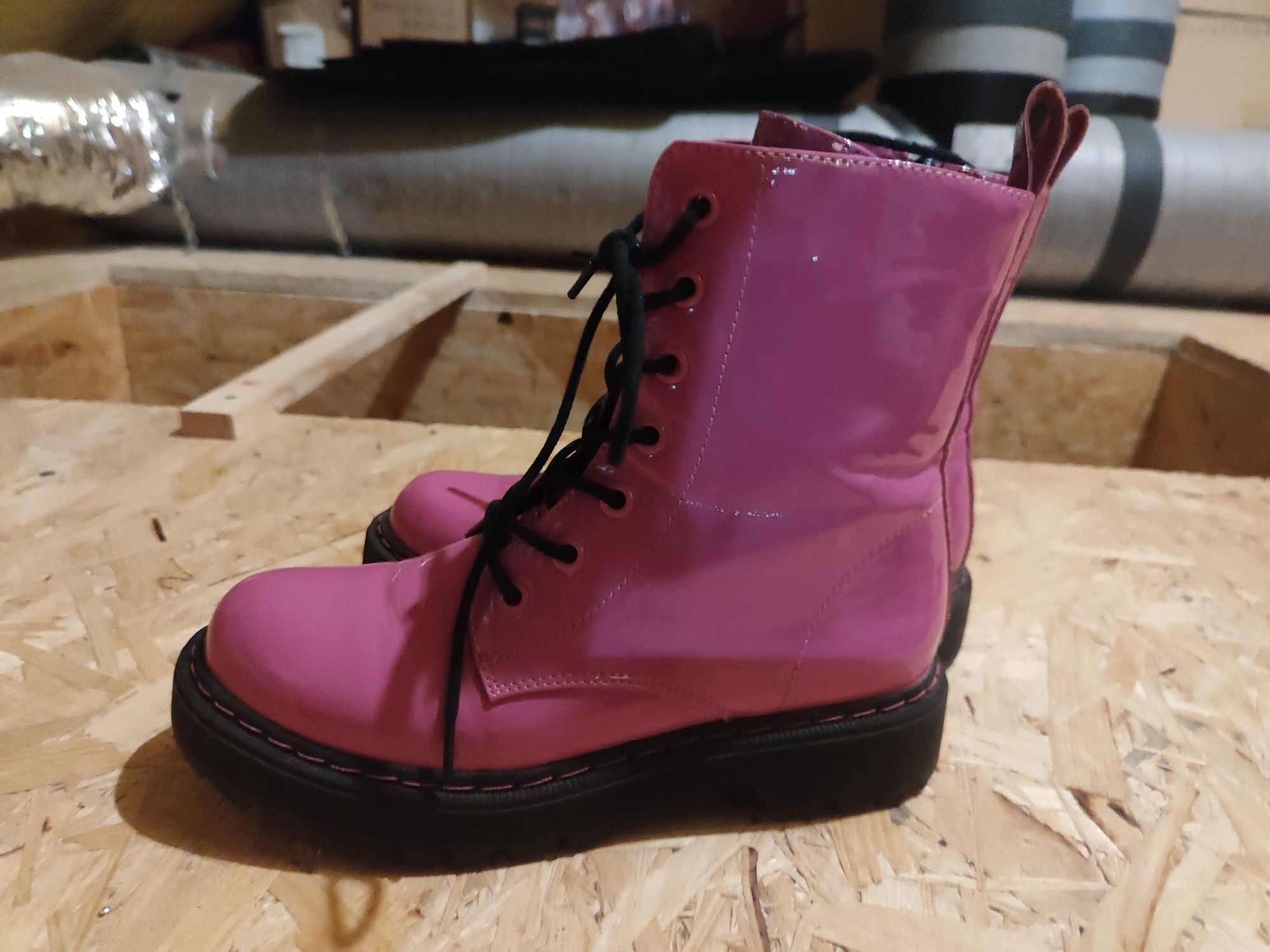 Botki lakierowane 35