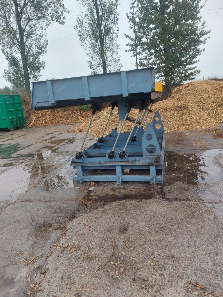 Podajnik wibracyjny poprzeczny 4x4 m