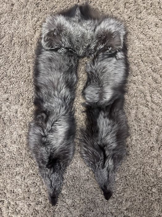 Комір з чорнобурої лисиці