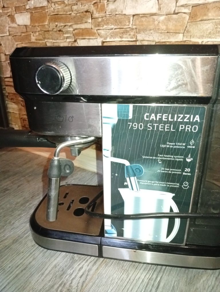 Кофемашина Cecotec Cafelizzia 790 Steel