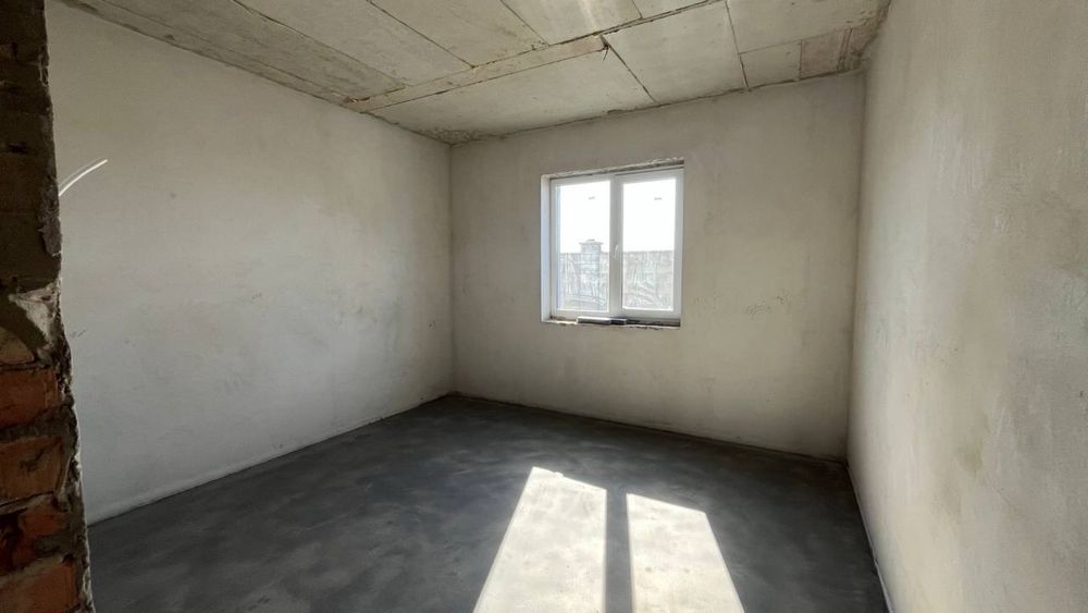 Продам затишний будинок з гаражем у масиві «Золотий», Обарів