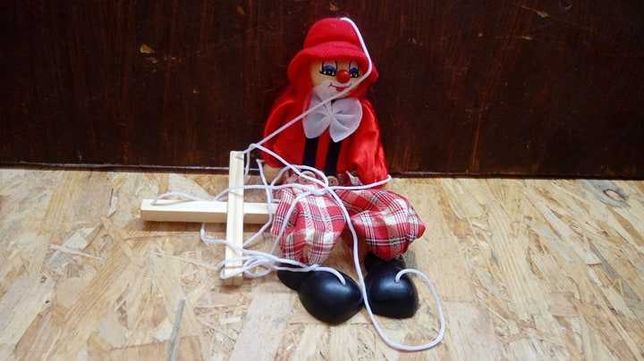 Kukiełka , marionetka drewniana na sznurku  - Nowa