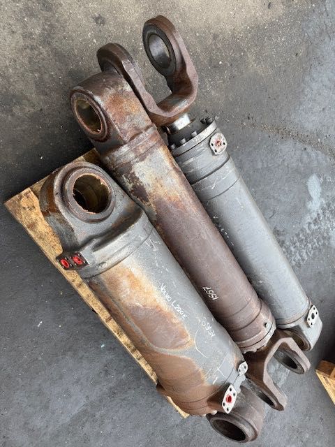 volvo l 220 e siłownik hydrauliczny komplet 3 szt