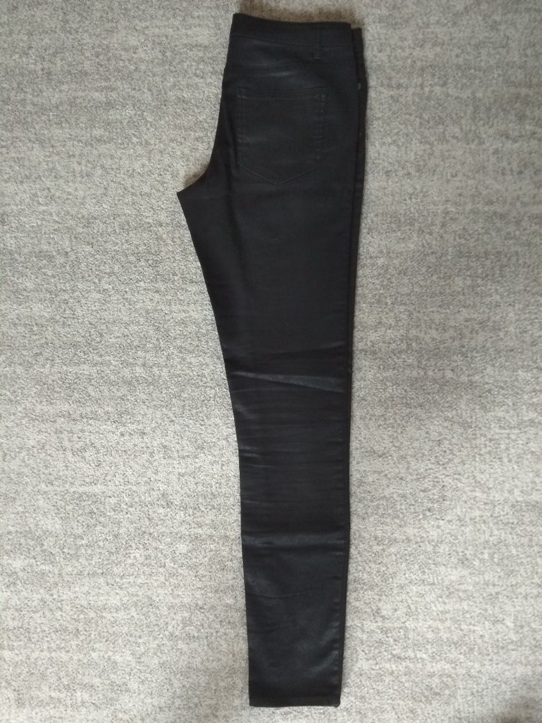 Spodnie woskowane czarne 36