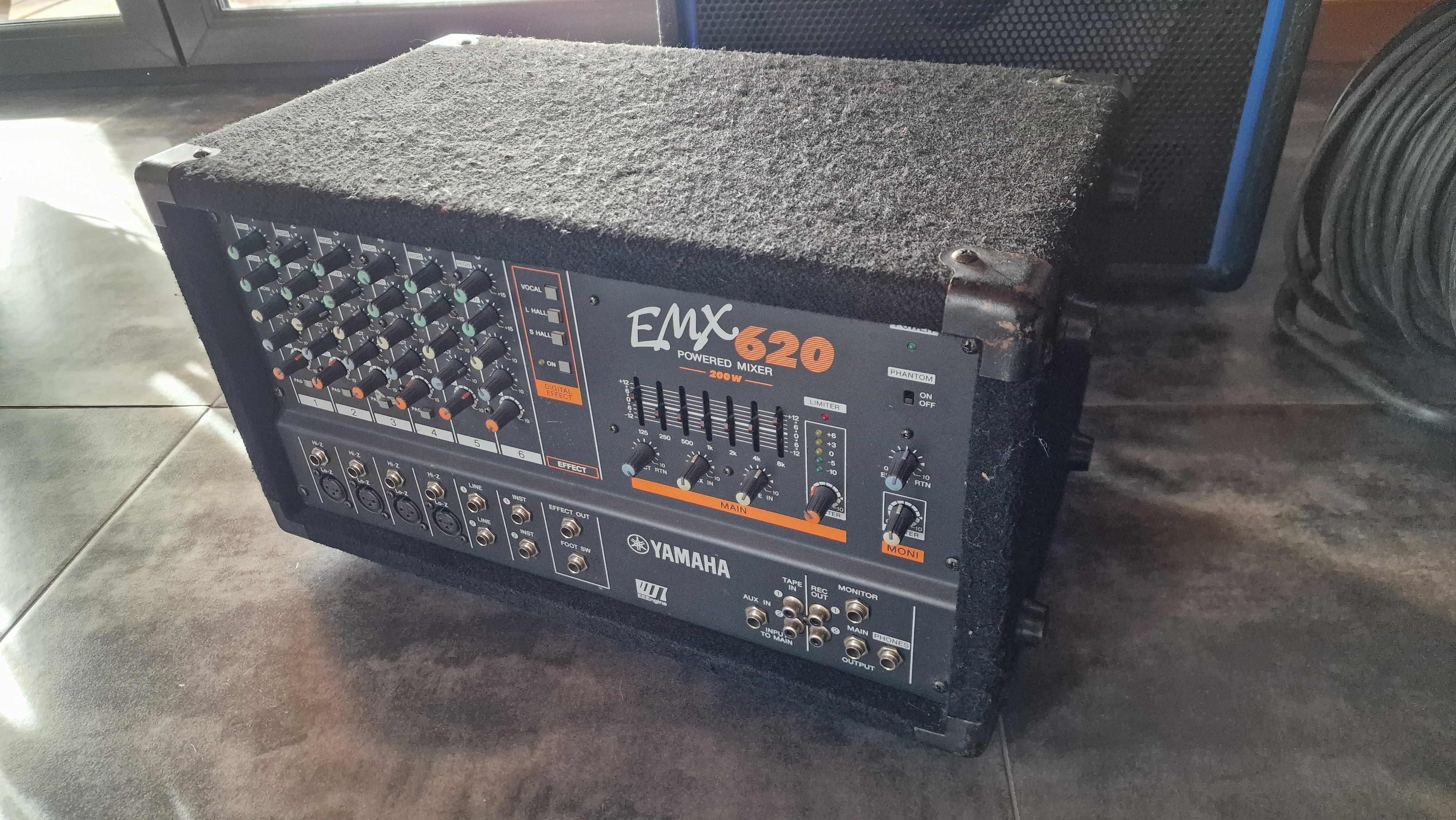 Powered mixer Yamaha EMX 620