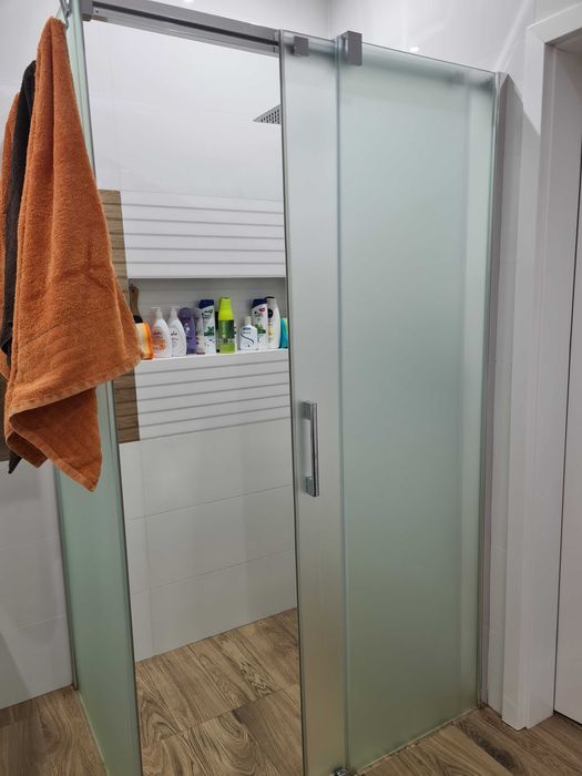 Kabina prysznicowa -  satynowe szkło, nowa u producenta 3700 zł.