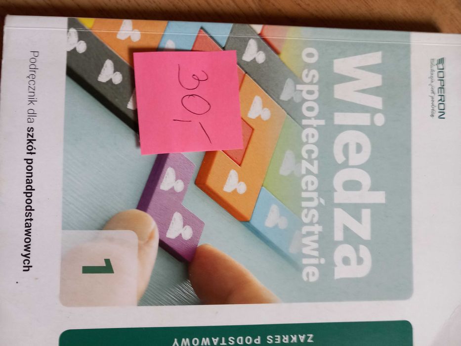 Sprzedam podręczniki do 1, 2, 3 kl liceum widoczne na zdjęciach