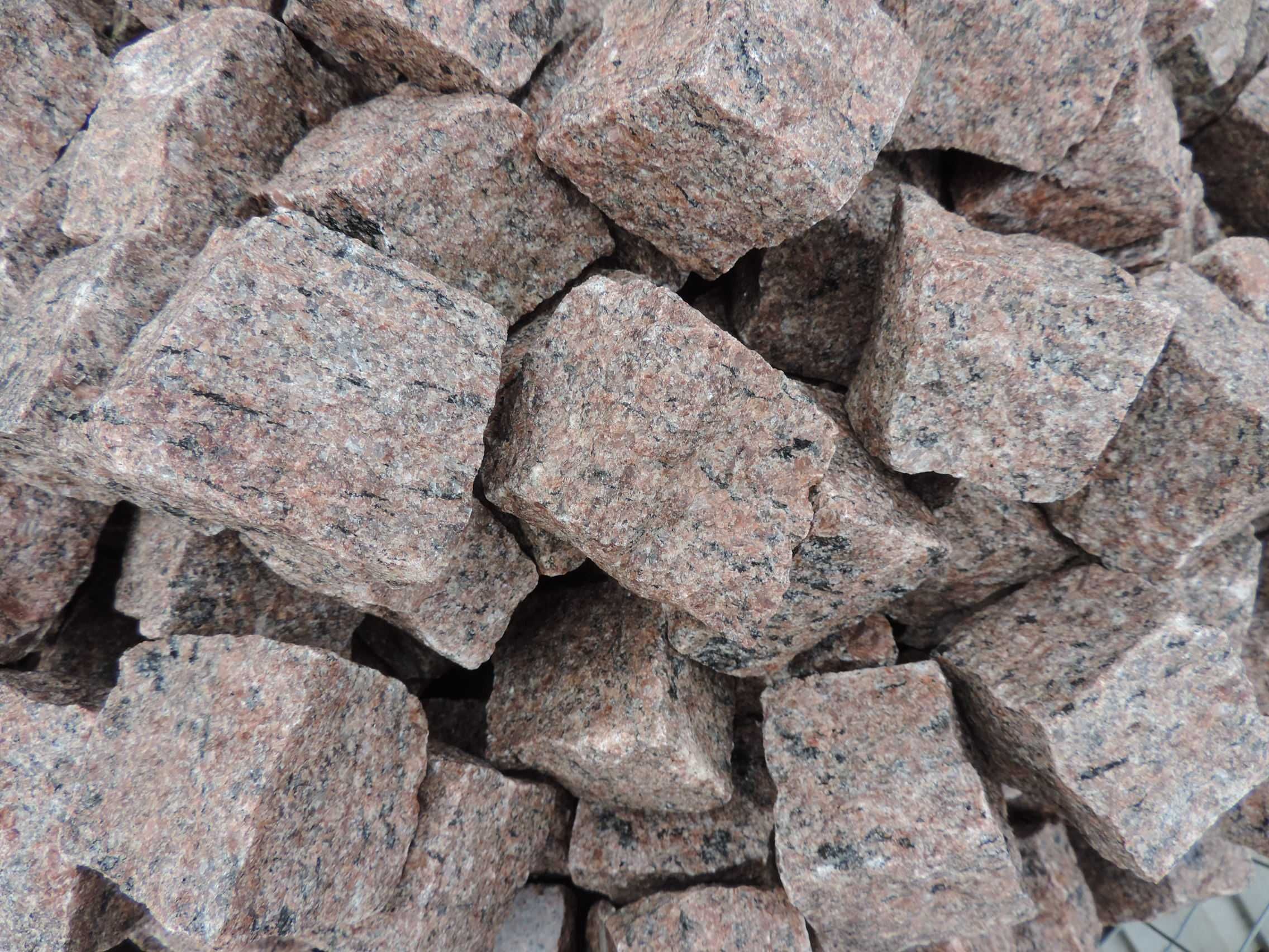 Kamień murowy, bloczki granitowe, opornik, kostka granitowa, palisada