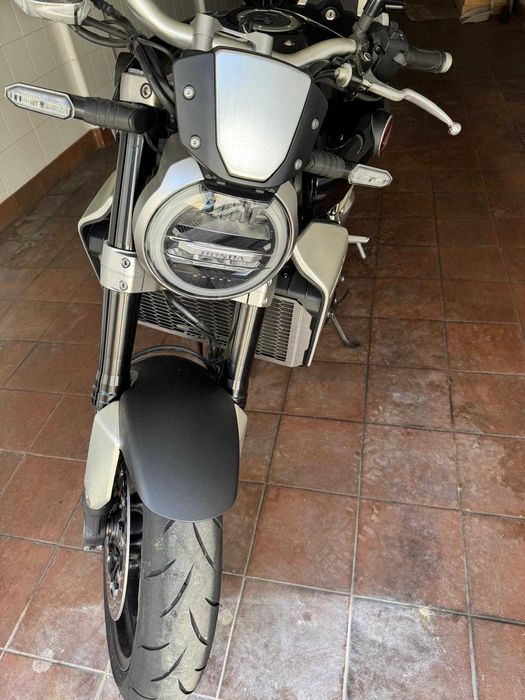Mota HONDA CB 1000RA como nova