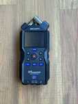 Zoom H4essential