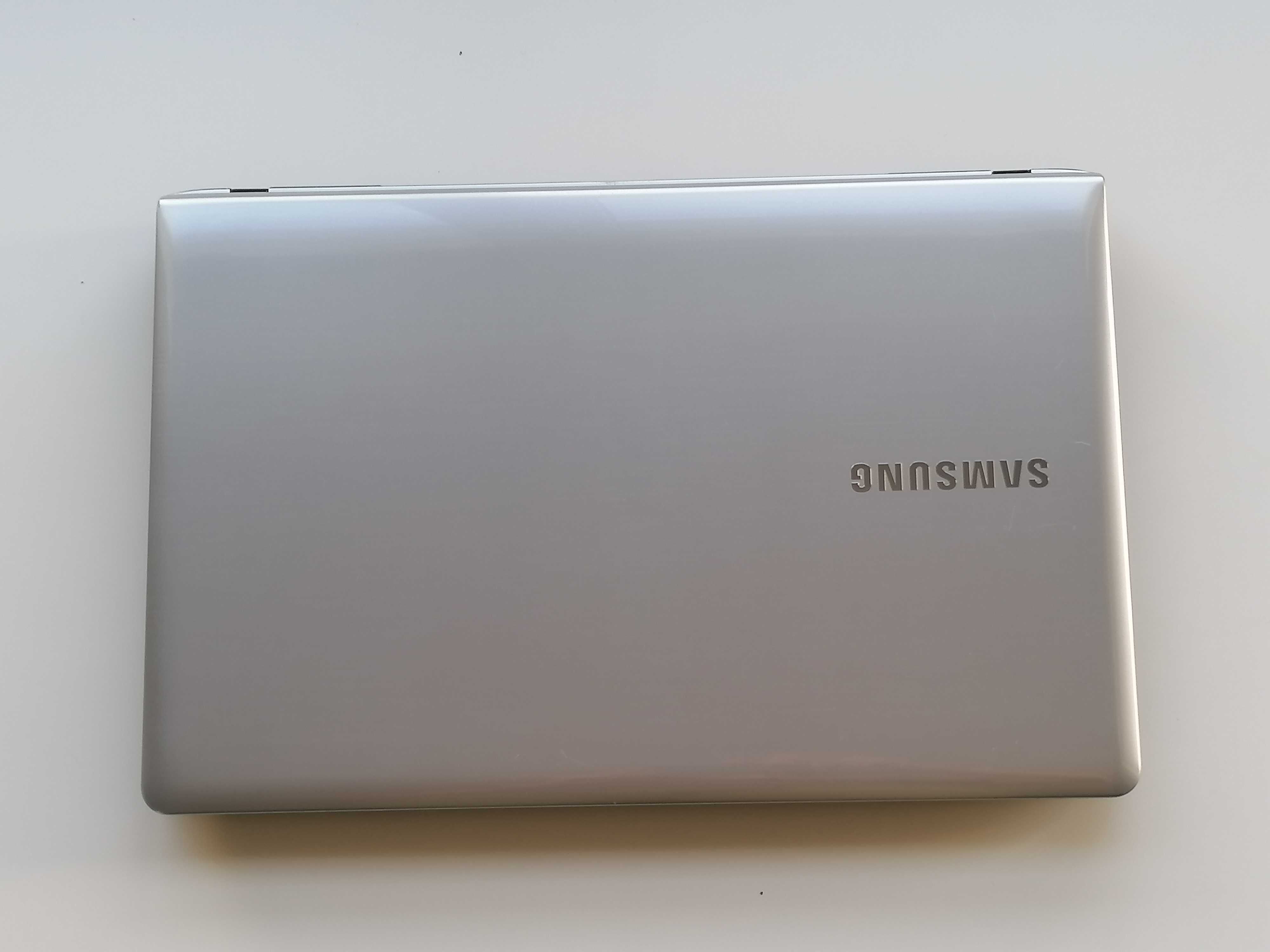 Laptop Samsung 300E5E-S01PL (i3 3120M/8 GB/HD8750M/500 GB)