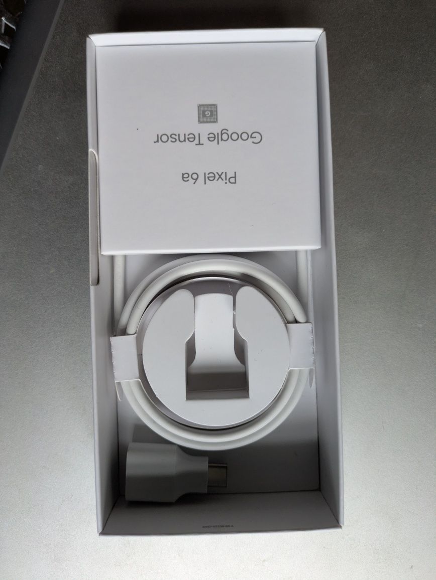 Pixel 6A w b. dobrym stanie, 5G, 128GB