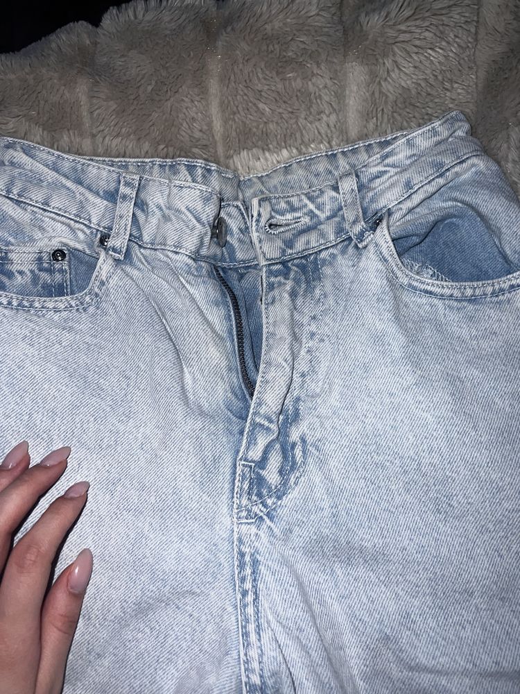 джинсы с разрезами