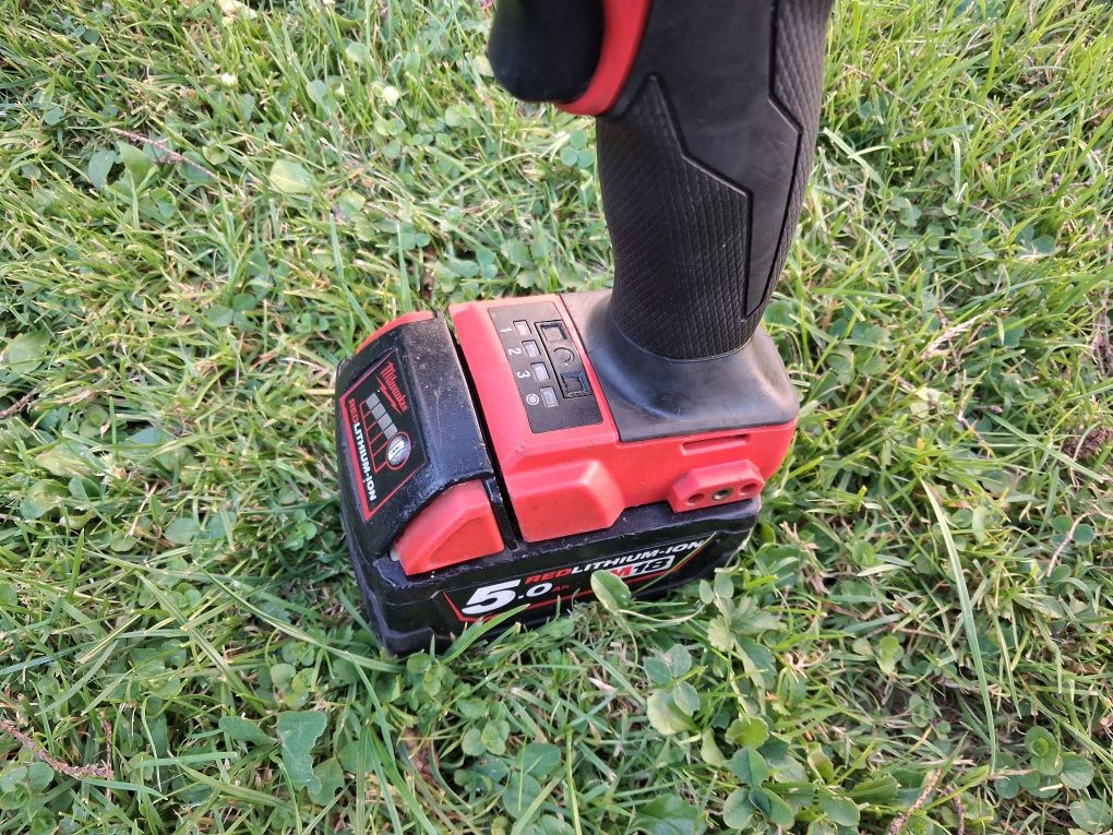 Klucz udarowy Milwaukee M18 FIW2F12