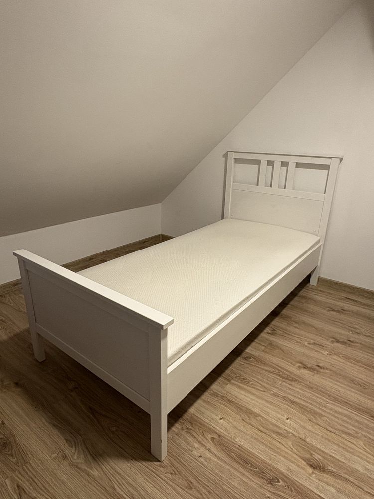 Łóżko Hemnes Ikea z materacem