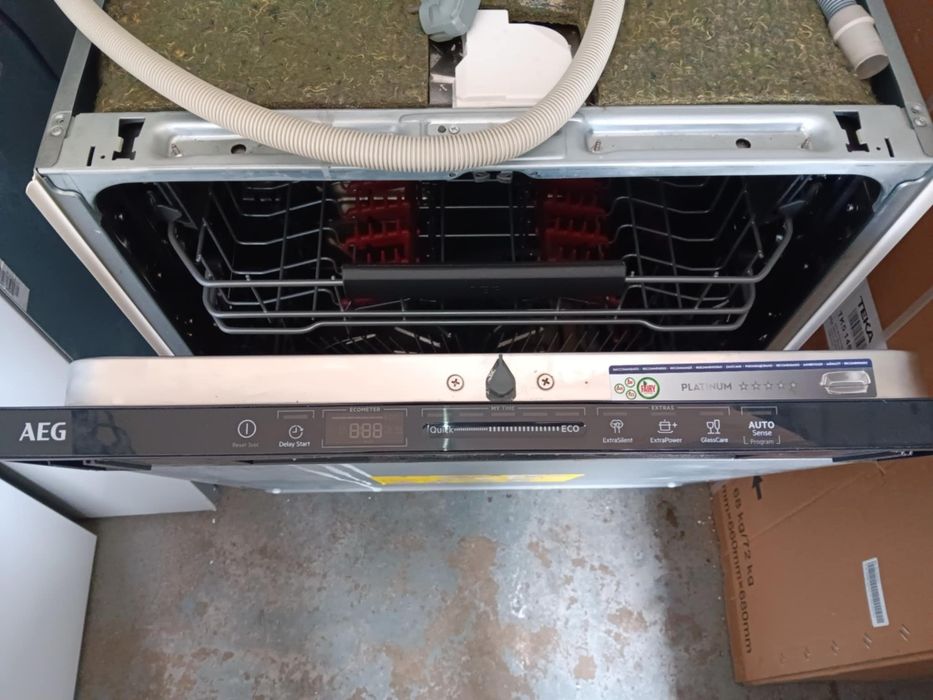 Máquina de lavar louça AEG, encastravel.