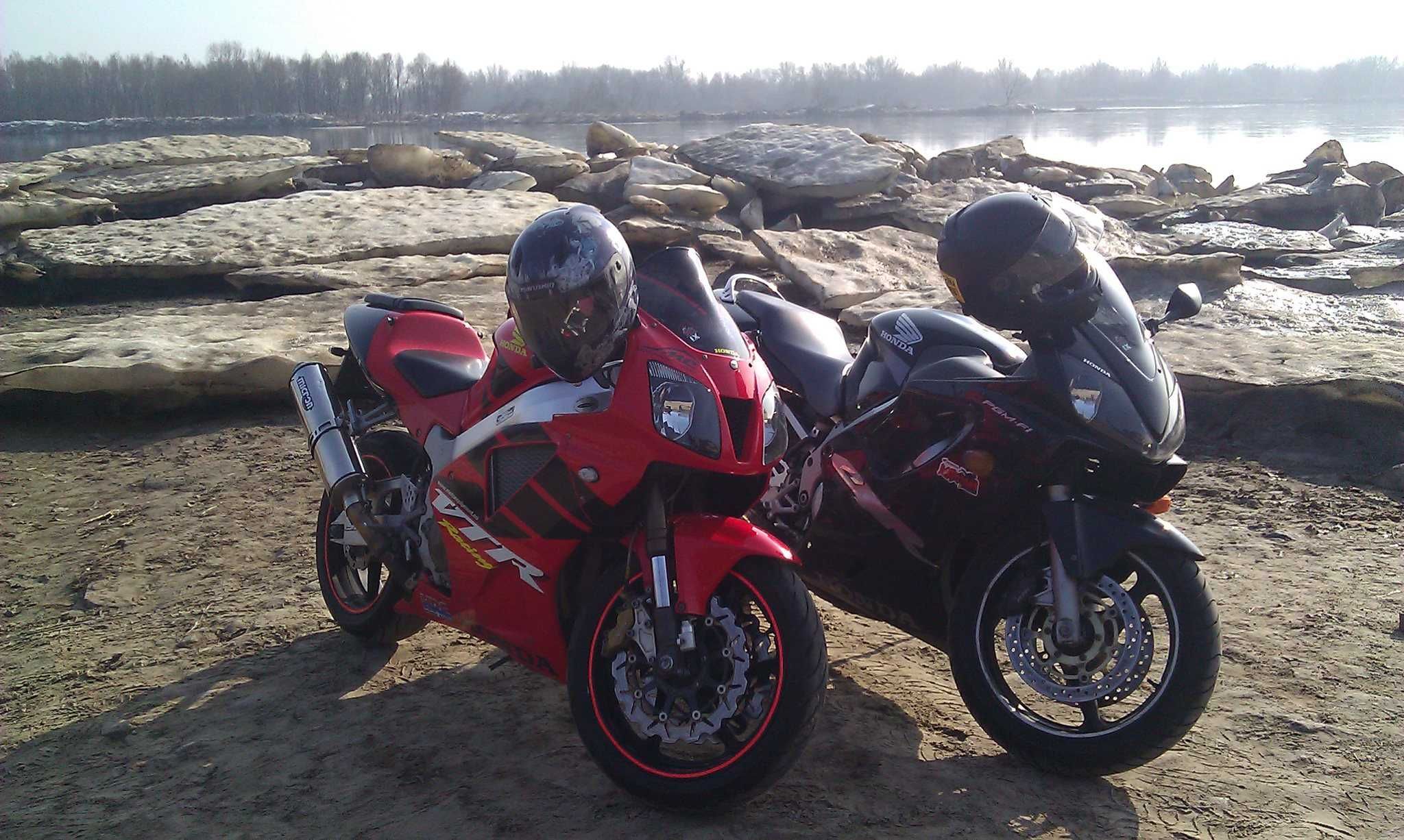 motocykl Honda CBR F4i
