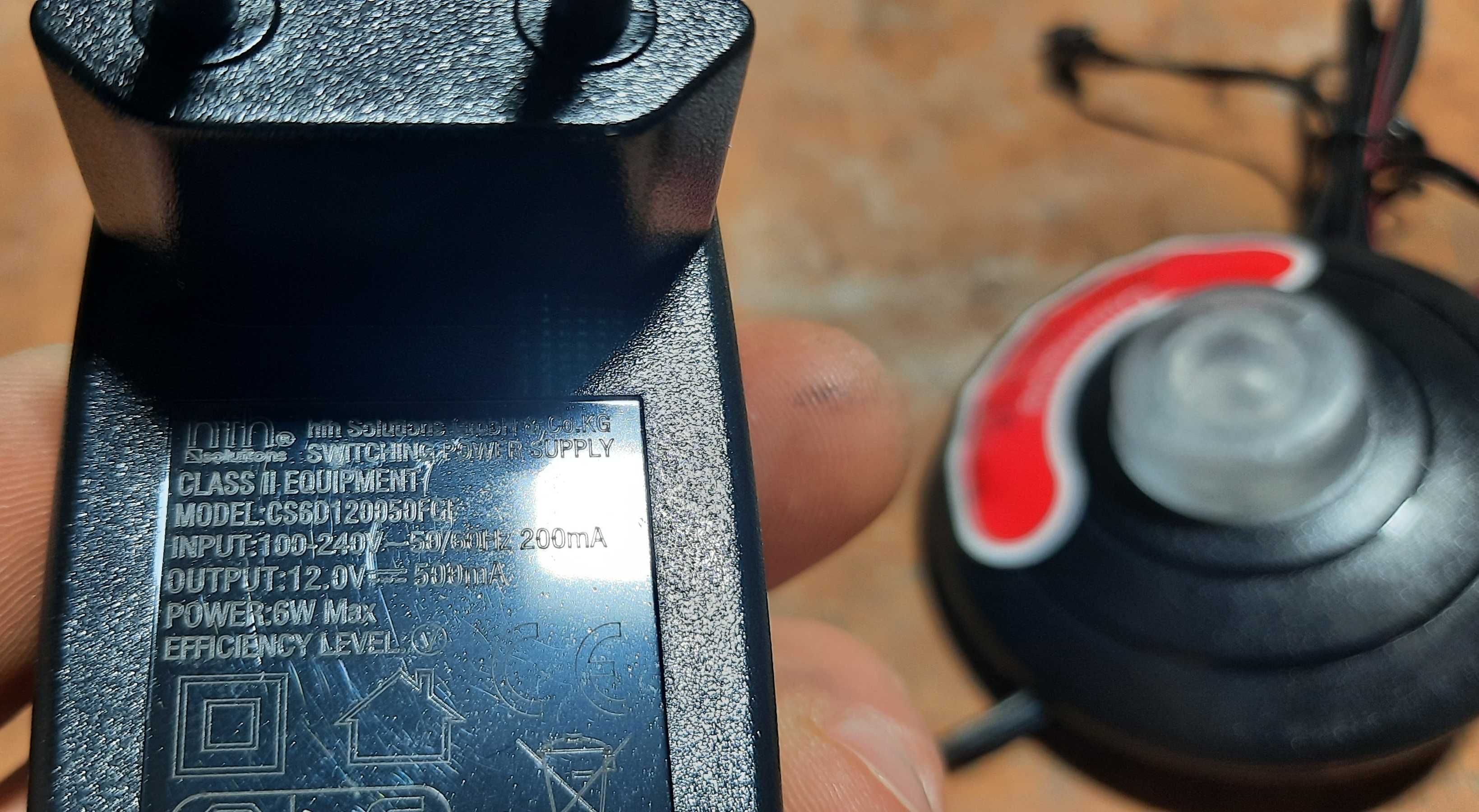 Zasilacz 12V DC z włącznikiem nożnym do oświetlenia LED witryn