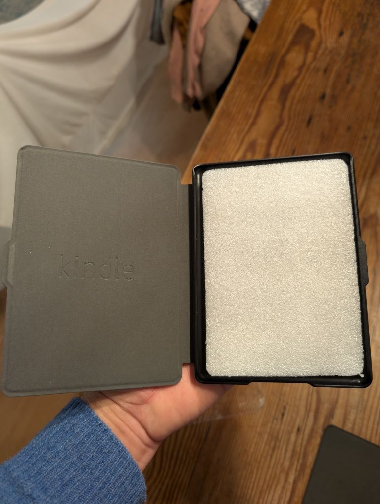Capa Preta kindle (8th Gen - 2016 - SY68JL - 6 inch)
