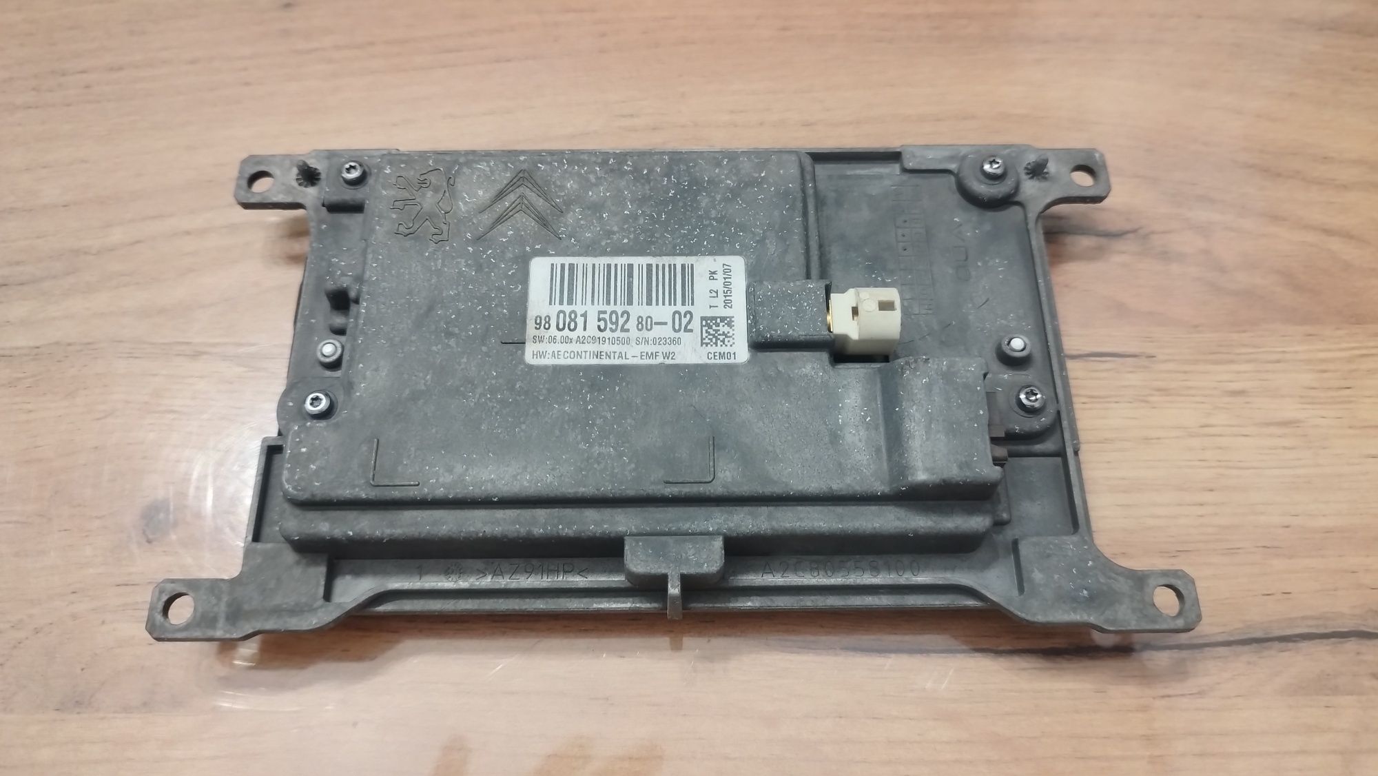 Wyświetlacz LCD i radio navi Peugeot 508 I