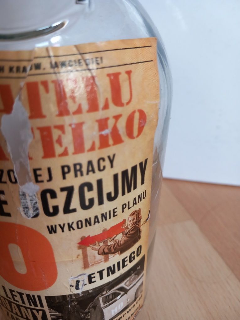 Butelka z PRL-u "Obywatelu Obywatelko po skończonej pracy wspólnie ..