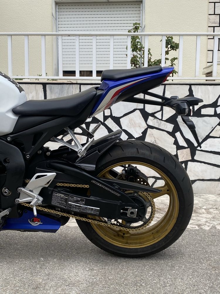Honda cbr 1000RR (ler descricao)