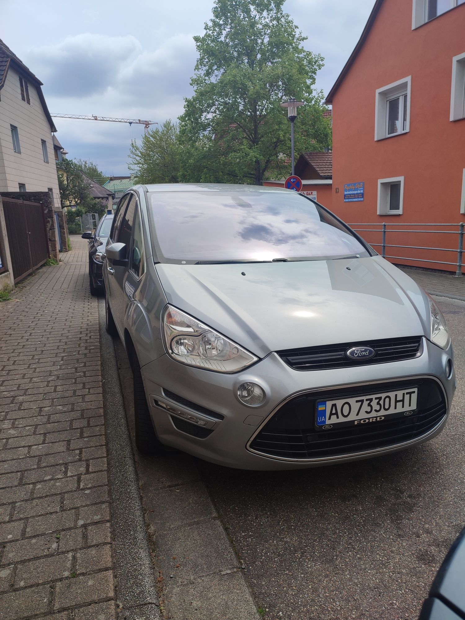 Продам доглянутий мінівен 7-ми міснийFord S Max