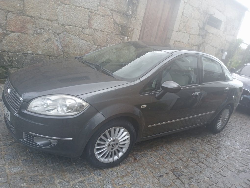 Fiat Línea em excelentes condições