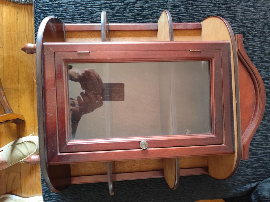 Móvel vitrine mogno