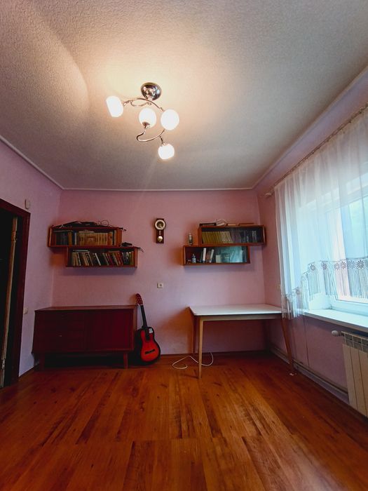 Здається будинок в районі площі Захисників України (Визволення)