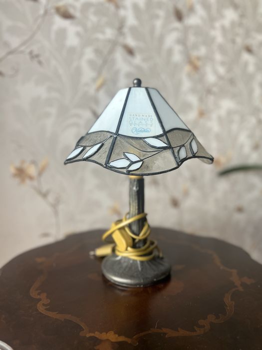 Piękna witrażowa lampka